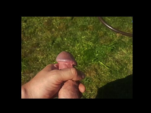 ❤️ Žhavá kočička si nechá ošukat růžovou kundičku a udělá se squirtem v letní zahradě. ❤️❌ Porno u cs.com-fullporner.ru ﹏